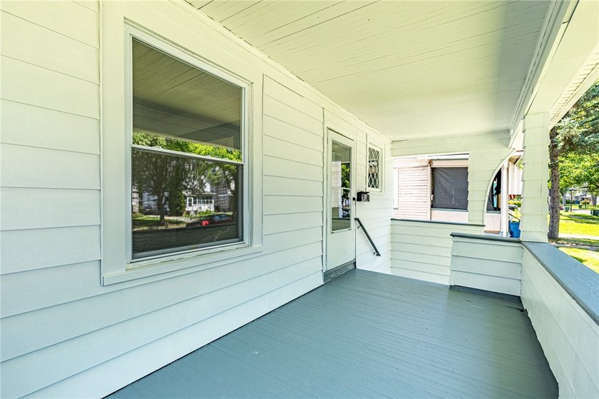 Another Rockin' Rochester offering! This spacious home boasts - photo 5