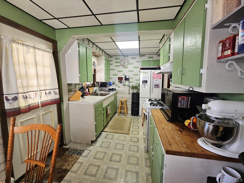 Wonderful Opportunity to Purchase Your First Home and Make it - photo 6