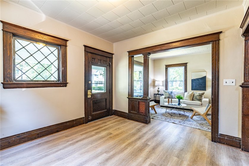 Another Rockin' Rochester offering! This spacious home boasts - photo 8