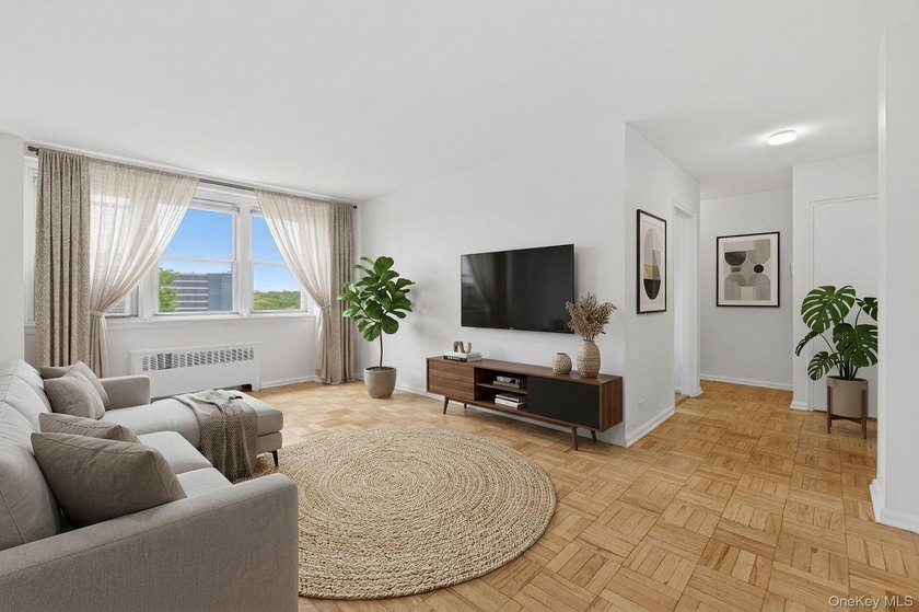 Bright Two Bedroom conveniently located in Spuyten Duyvil - photo 3