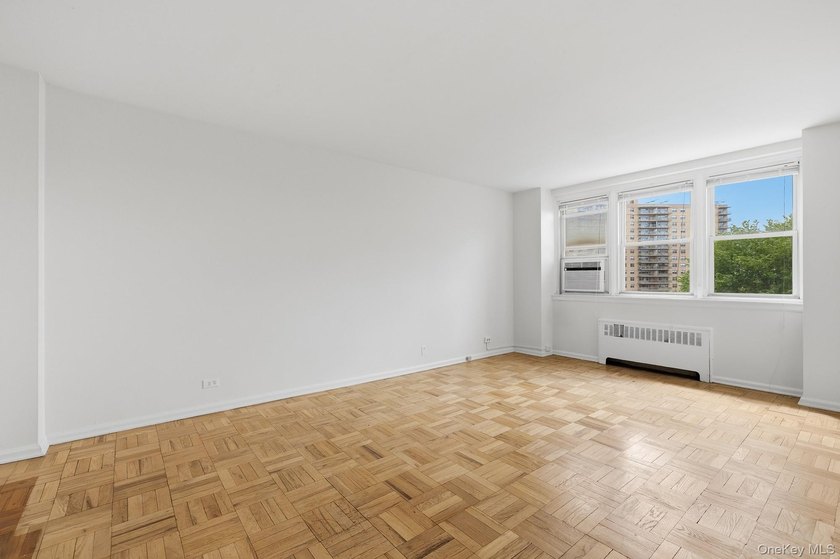 Bright Two Bedroom conveniently located in Spuyten Duyvil - photo 4