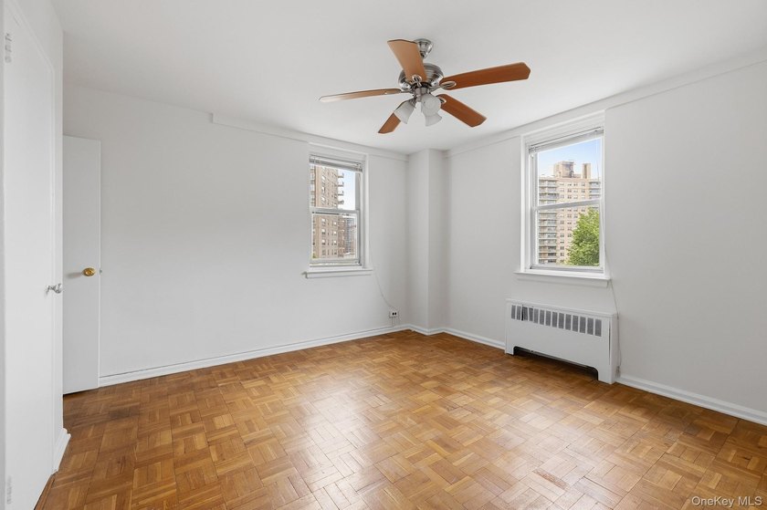 Bright Two Bedroom conveniently located in Spuyten Duyvil - photo 9