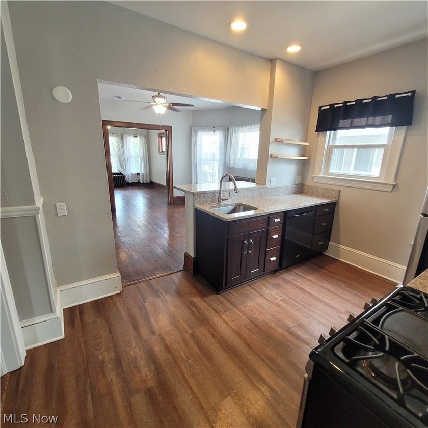 Exceptional investment opportunity in the heart of Lakewood - photo 4