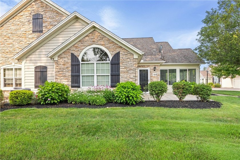 Estate No PCD!! Sensational 2 bedroom, 2 full bath Ranch - photo 4