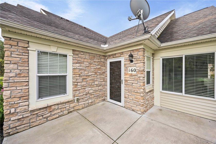 Estate No PCD!! Sensational 2 bedroom, 2 full bath Ranch - photo 8