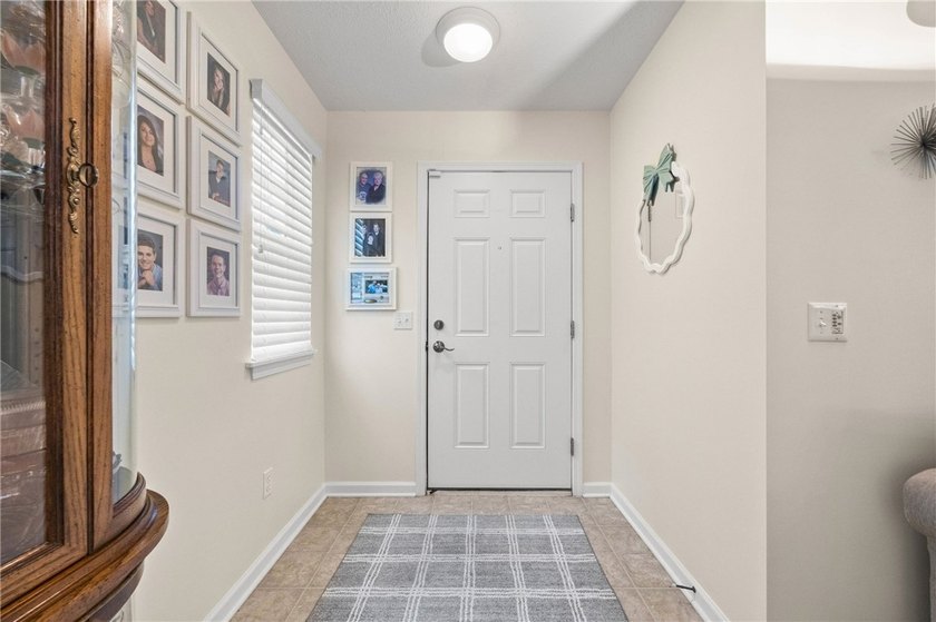 Estate No PCD!! Sensational 2 bedroom, 2 full bath Ranch - photo 9