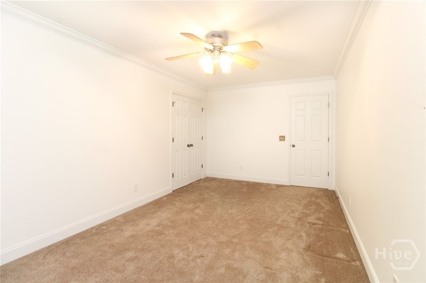 Welcome to this warm and inviting 4-bedroom, 3.5-bath home in - photo 25