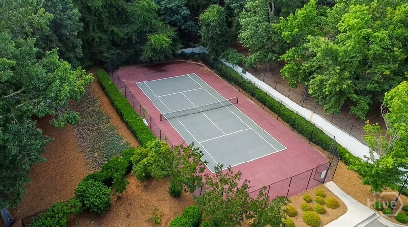 Welcome to this warm and inviting 4-bedroom, 3.5-bath home in - photo 35