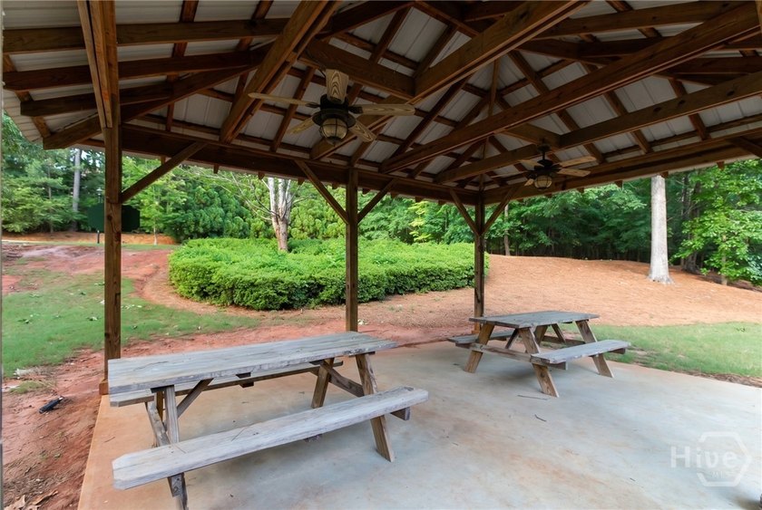 Welcome to this warm and inviting 4-bedroom, 3.5-bath home in - photo 37