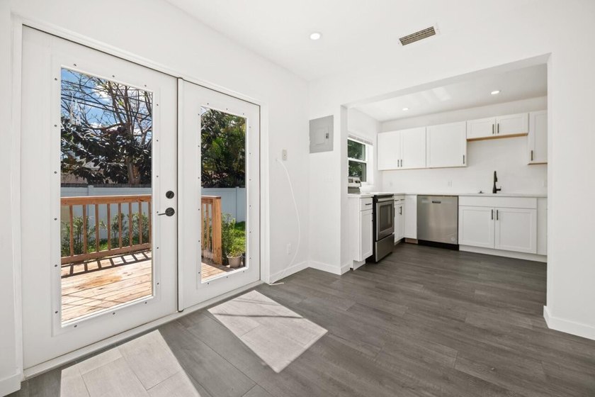 A true 3/2 fully renovated home on one of the best streets in - photo 12