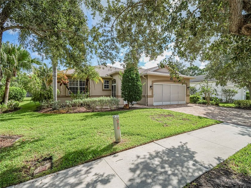 Luxurious executive home located in one of Sebastian's most - photo 2