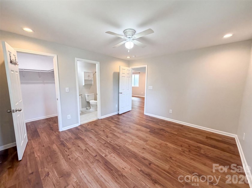 Experience 604 Rowan Mill Rd, a residence designed for a truly - photo 4