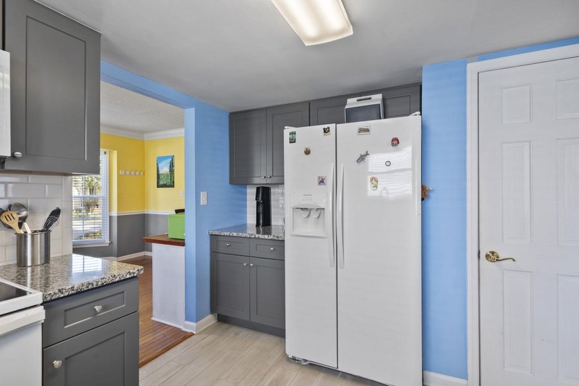 Three-bedroom, two-and-a-half-bathroom two-story home with no - photo 11