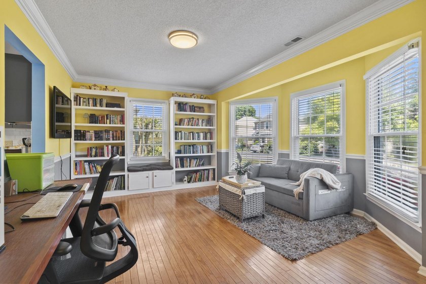 Three-bedroom, two-and-a-half-bathroom two-story home with no - photo 15
