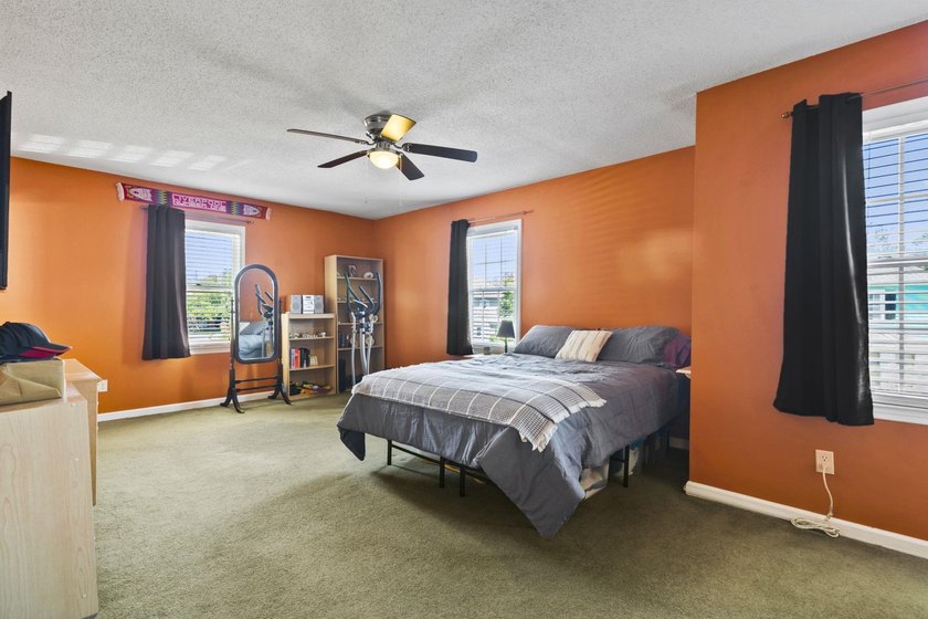 Three-bedroom, two-and-a-half-bathroom two-story home with no - photo 17