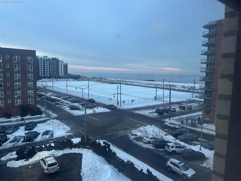Mint Condition 2 Bedroom, 1 Bath Condo with Ocean Views! - photo 23