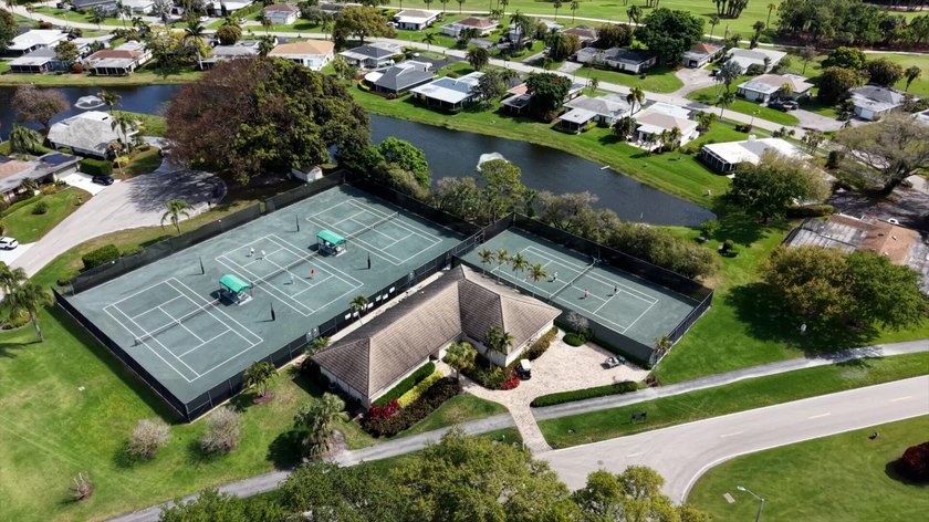 Welcome to Eastpointe Country Club, a highly desirable gated - photo 24
