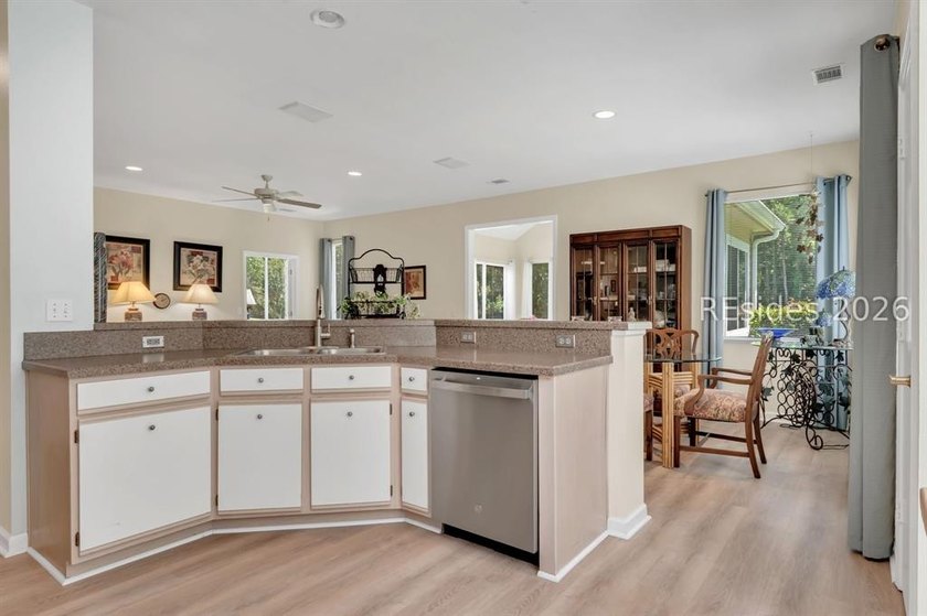 Welcome home to this charming custom floorplan, ideally situated - photo 14