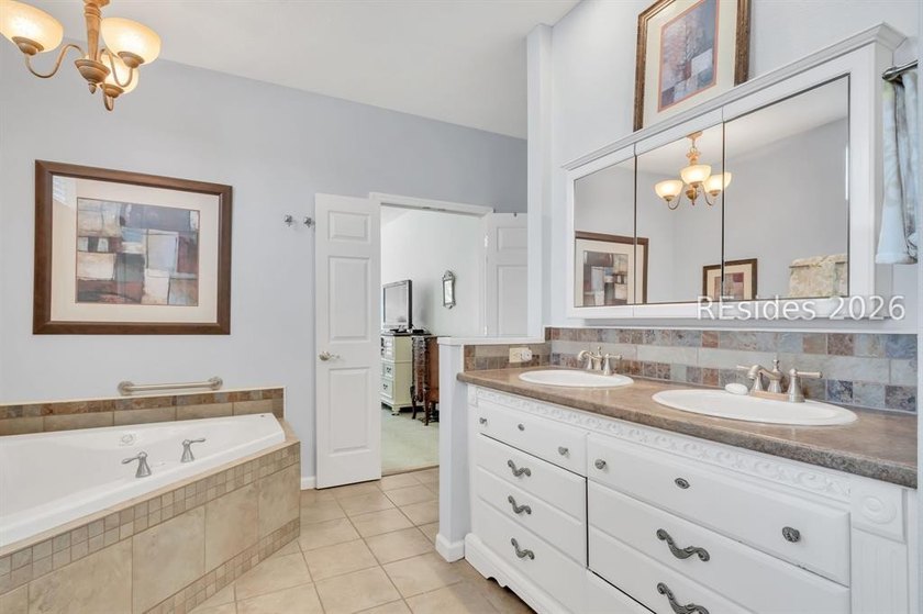 Welcome home to this charming custom floorplan, ideally situated - photo 21