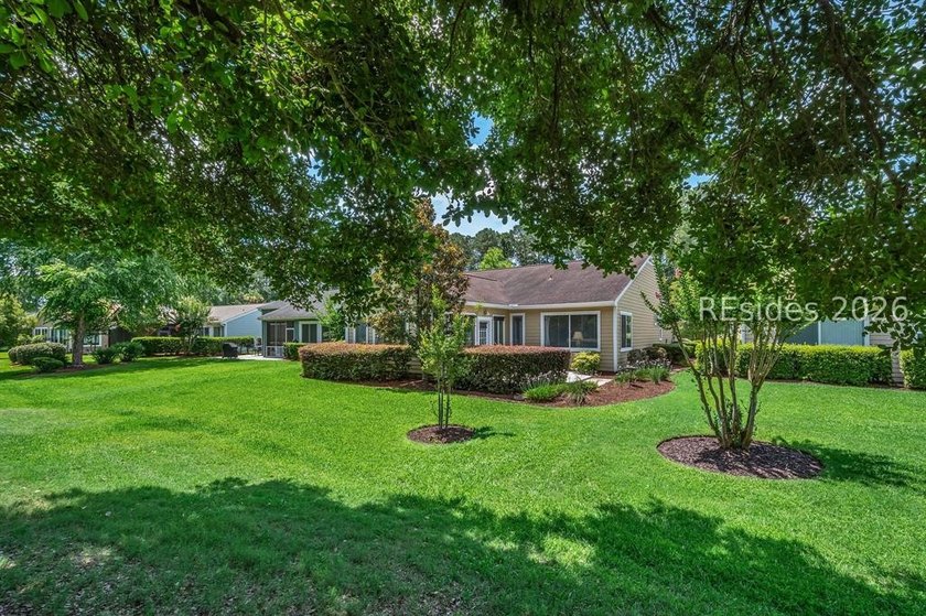 Welcome home to this charming custom floorplan, ideally situated - photo 25