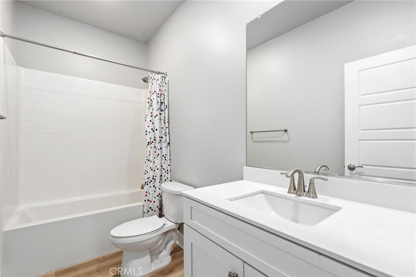 Beautifully designed 4-bedroom, 3-bathroom condo offering - photo 39
