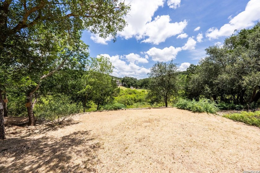 Discover the perfect opportunity to own a versatile property - photo 3