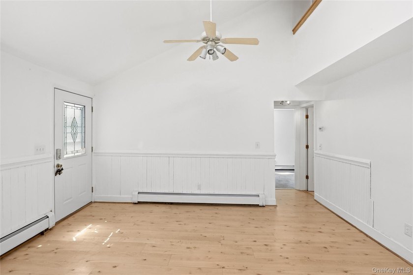 Great opportunity in the heart of Ridge! Perfect for first-time - photo 7
