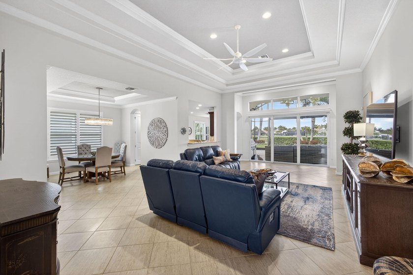 GORGEOUS golf views within Jupiter Country Club! Ideally set on - photo 16