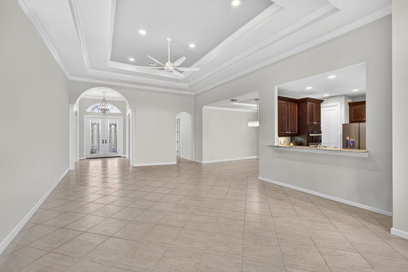 GORGEOUS golf views within Jupiter Country Club! Ideally set on - photo 17