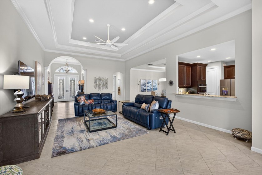 GORGEOUS golf views within Jupiter Country Club! Ideally set on - photo 18