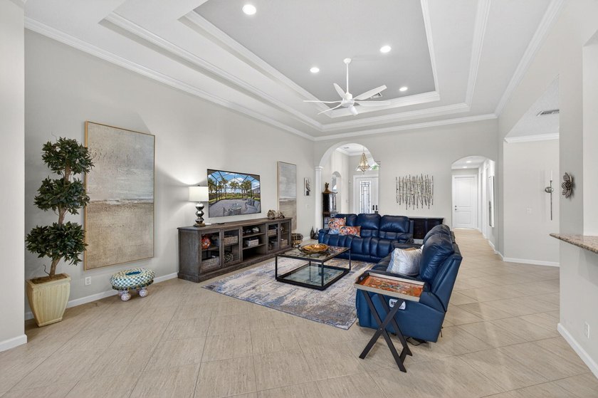 GORGEOUS golf views within Jupiter Country Club! Ideally set on - photo 19