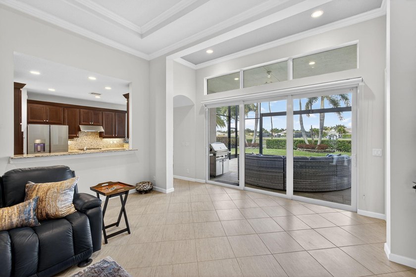 GORGEOUS golf views within Jupiter Country Club! Ideally set on - photo 20