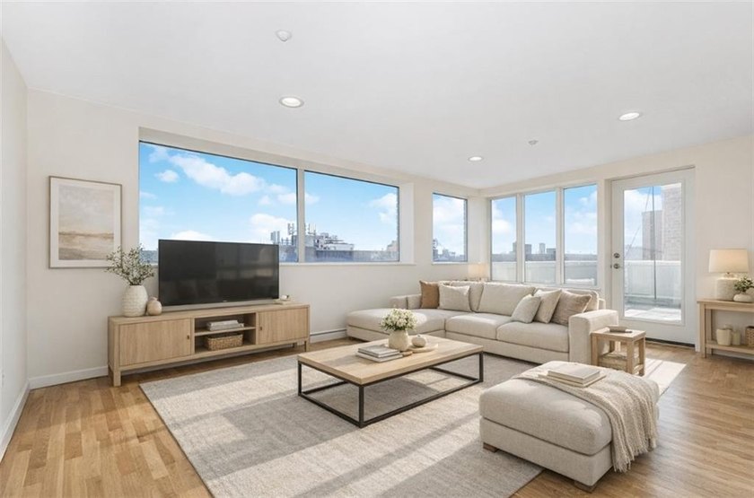 Welcome to this exceptional penthouse condo located at 2072 - photo 2
