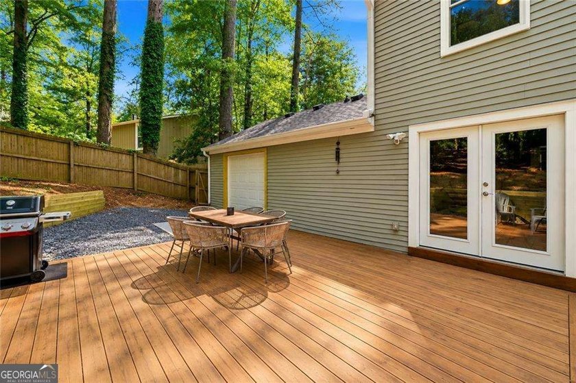 Beautifully renovated and move-in ready Roswell home, featuring - photo 30