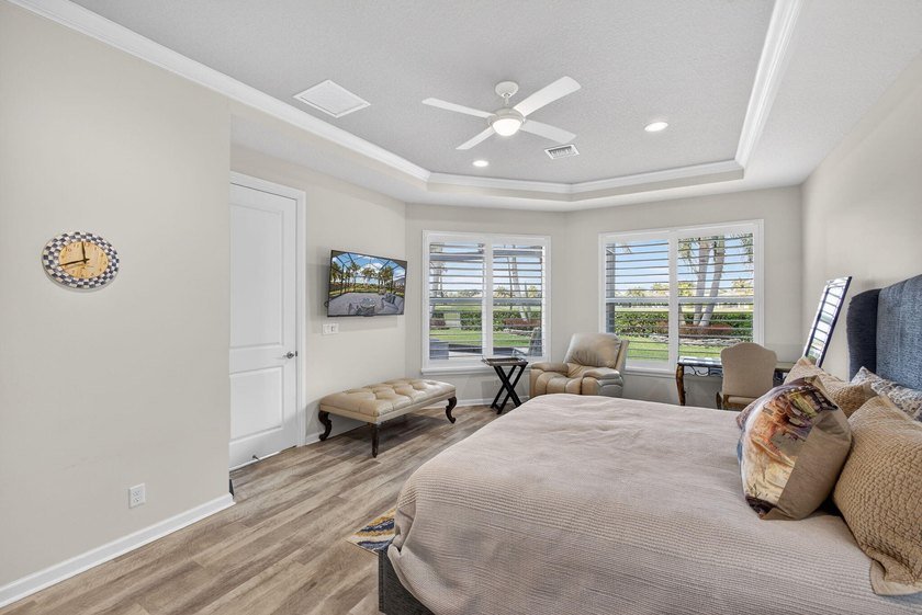 GORGEOUS golf views within Jupiter Country Club! Ideally set on - photo 36