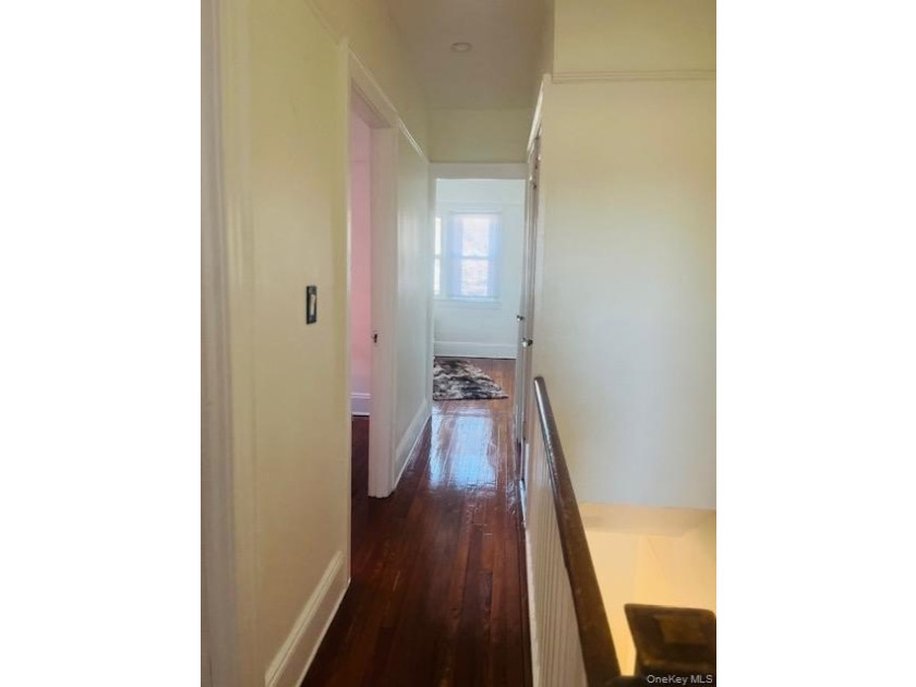 Fully renovated, Semi attached, brick. Close to shopping and - photo 16