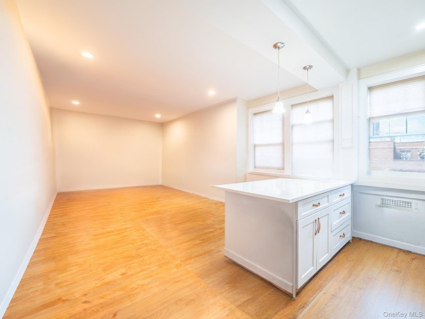 Forest Hills living at its finest. This bright one-bedroom - photo 3