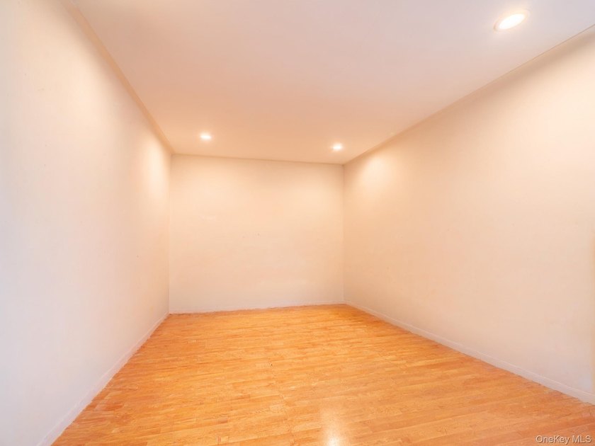 Forest Hills living at its finest. This bright one-bedroom - photo 6