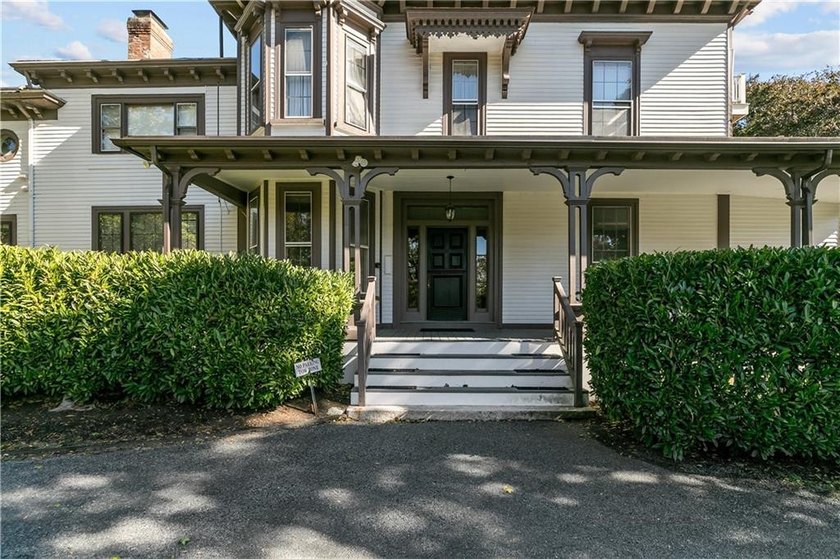 **Charming Historic Condominium in the Heart of Newport** - photo 5