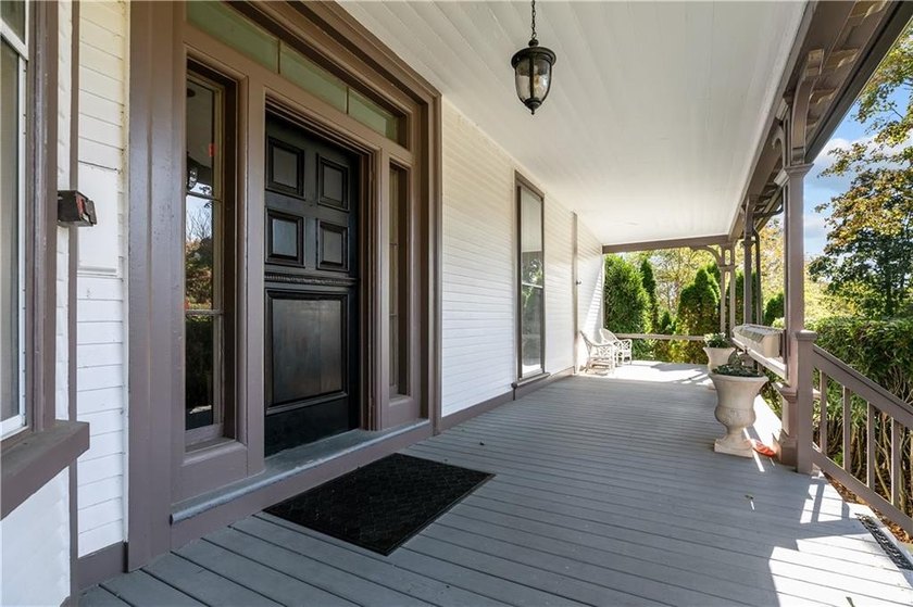 **Charming Historic Condominium in the Heart of Newport** - photo 7