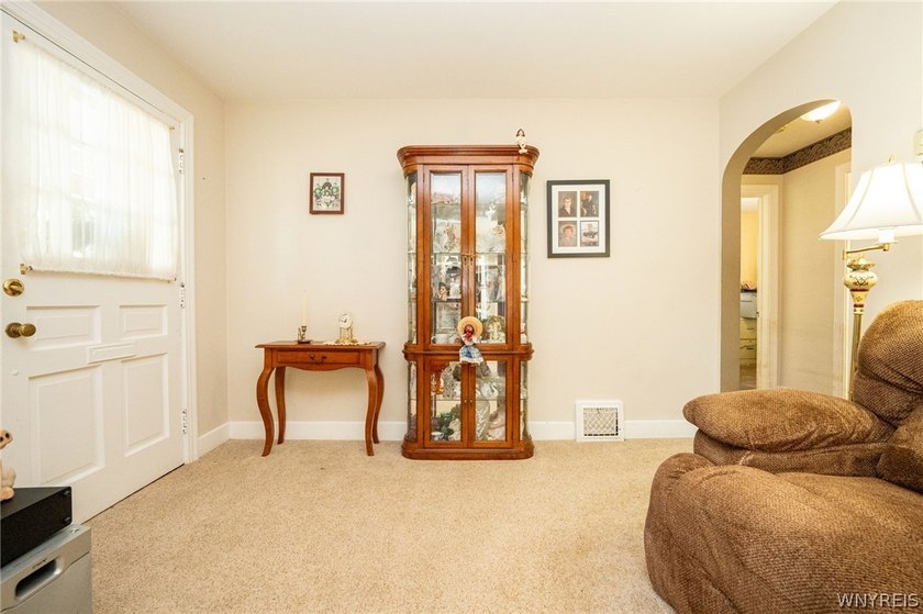 Welcome home to this charming Cape Cod nestled in the heart of - photo 4