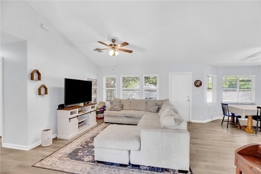 This move-in-ready home offers 3 bedrooms, 2 bathrooms, plus a - photo 3