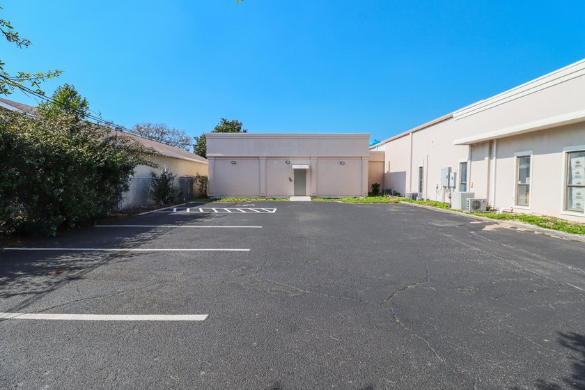 Now available For Sale or Lease, 185 Stahlman Avenue A is a +/-4 - photo 3