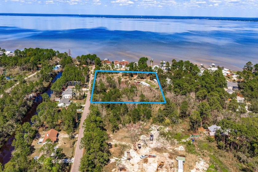 Tucked away on a quiet residential road, this beautiful 10-acre - photo 2