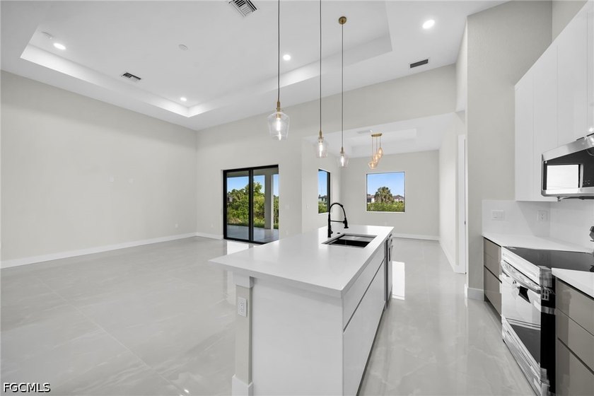 Experience the best of SOUTHWEST FLORIDA living in this stunning - photo 13