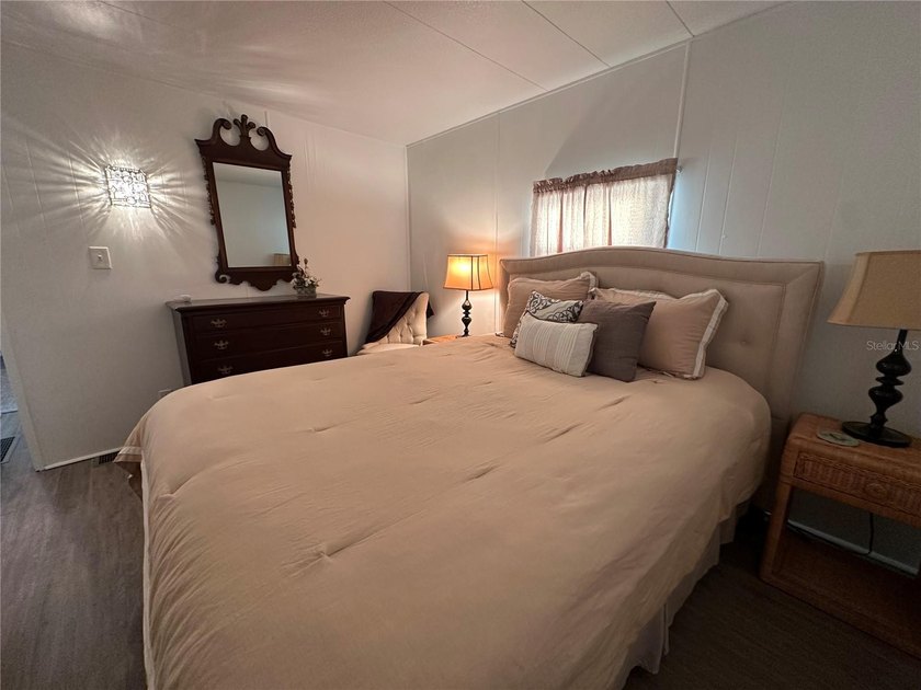 Welcome to Holiday Park! This turn-key furnished LAND-OWNED - photo 13