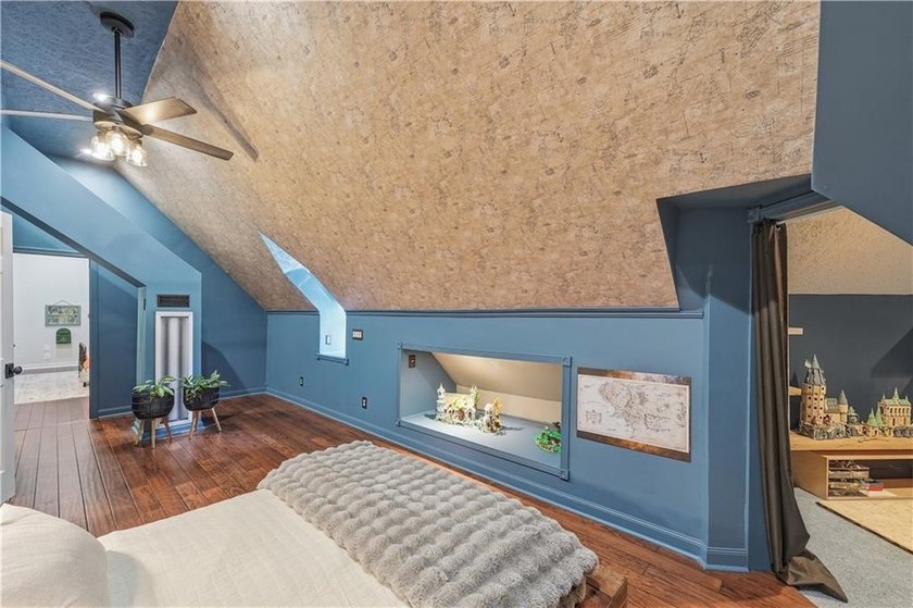 Tucked away on 2.36 acres and backing directly to the 3,000+ - photo 26