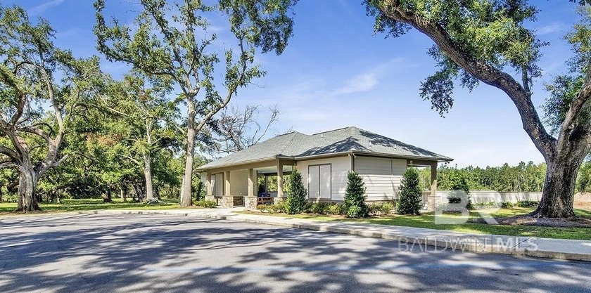 Welcome to this beautifully upgraded 3-bedroom, 2-bath home in - photo 3