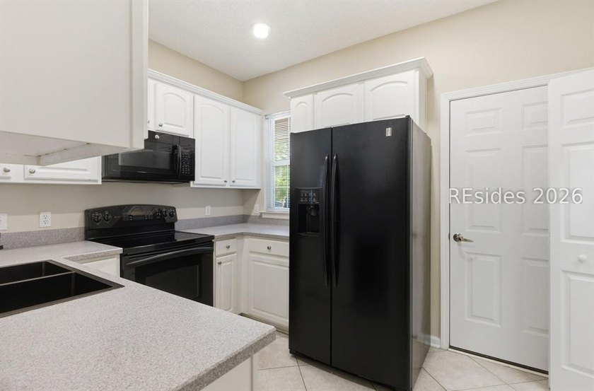 Welcome home to this beautifully 3 bedroom, 2 bath gem - photo 13