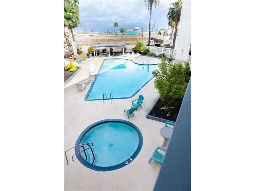 Beautiful condo with an amazing ocean view located on North - photo 20